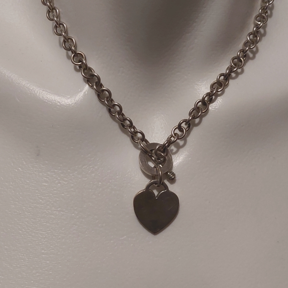 Heart chain toggle necklace